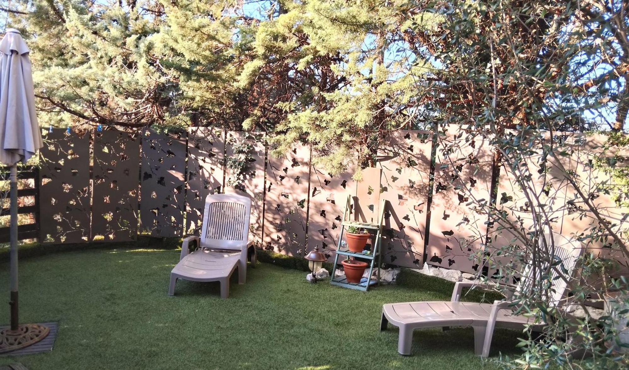 Les Lauriers Roses Holiday home Salavas